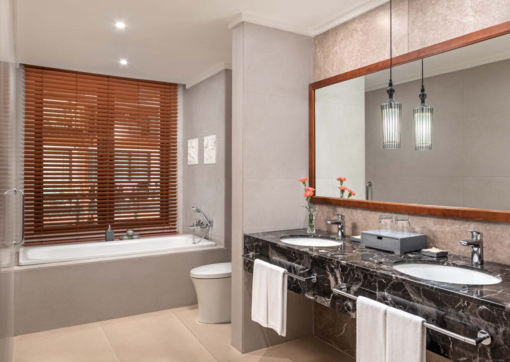 MBR One Bedroom Restroom